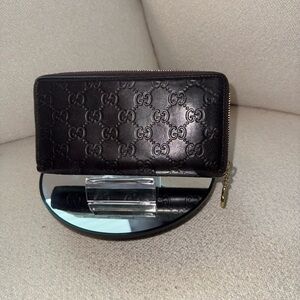 GUCCI
Guccissima Margaux Zip Around Wallet Chocolate